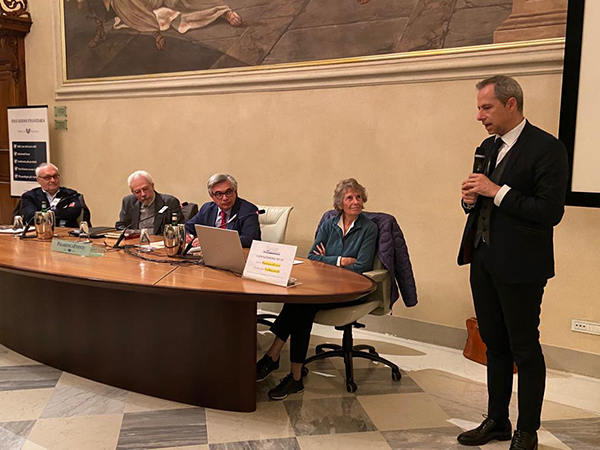 Lintervento dellassessore alla Cultura del Comune di Piacenza Christian Fiazza