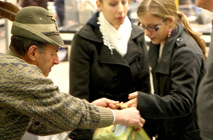 40CollettaAlimentare