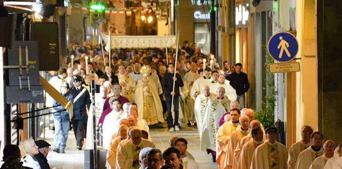 xCorpus Domini processione.jpg.pagespeed.ic.fSfBqv0zi1