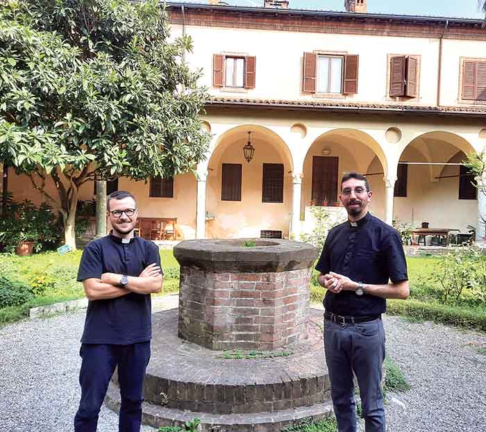 Giuseppe Porcari sinistra e Omar Bonini nel chiostro di SantAntonino 1