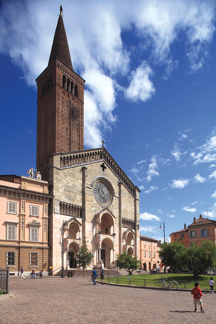 Piazza Duomo Cattedrale piacenza foto pagani