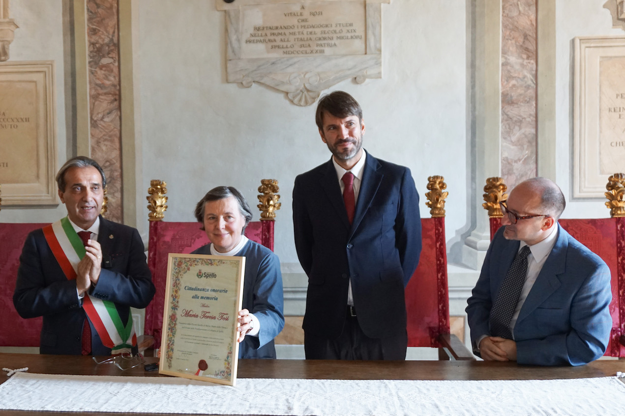 Cittadinanza Onoraria madre maria teresa tosi