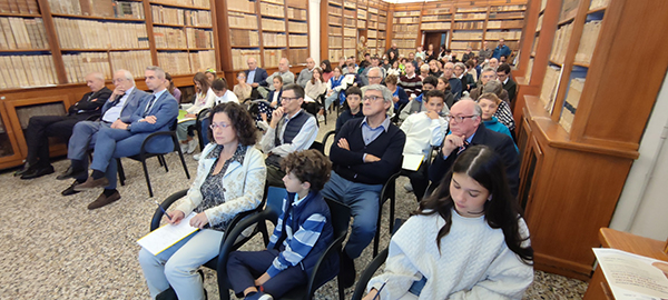 La Biblioteca di Campagna gremita di pubblico