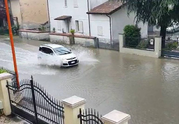 Strade allagate a Pievesestina. Ponte Nuovo chiuso dalle 14 30 articleimage