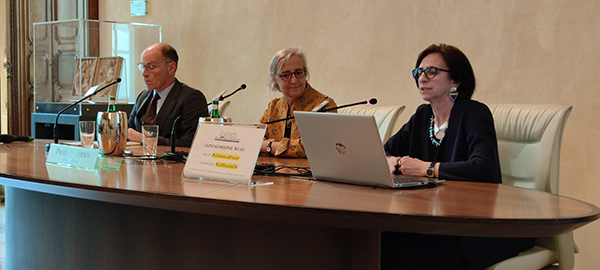 Da destra Valeria Poli Lucia Pini e Roberto Tagliaferri