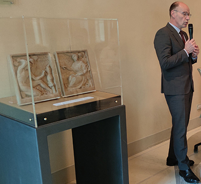 Roberto Tagliaferri e i rilievi preparatori in terracotta delle formelle che ornano lingresso monumentale della Galleria Ricci Oddi