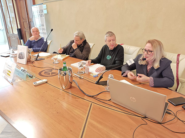 Da sinistra Vincenzo Tabaglio don Roberto Tagliaferri Maria Rosa Pividori e Patrizia Soffientini