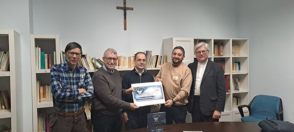 Mille euro alla Caritas grazie alla serata «La notte degli Angeli. Voci di pace»