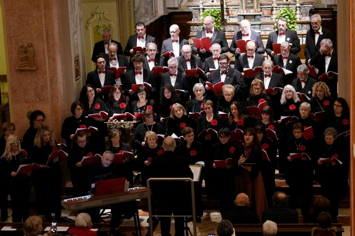Il Coro Vallongina e la Fanfara del III Reggimento Carabinieri della Lombardia in concerto a Fiorenzuola