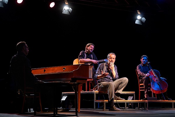 «Nel blu» di Mario Perrotta incanta XNL Piacenza