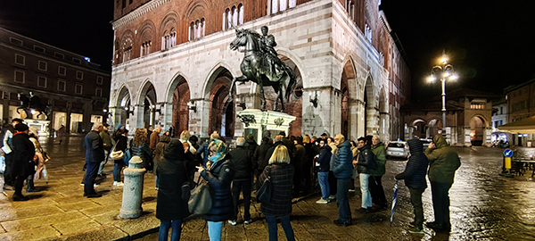 La visita guidata alla statua di Ranuccio I Farnese