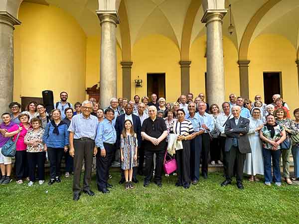 foto di gruppo missionari