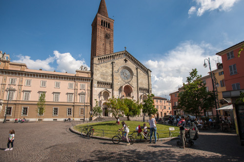 Piazza Duomo2 tagini