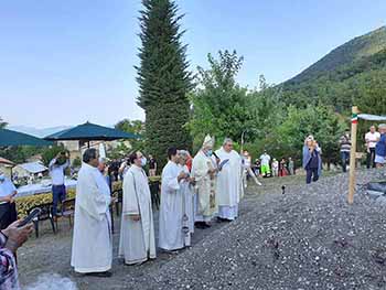 celebrazione a Filippazzi con il vescovo emerito di fidenza mons. Mazza