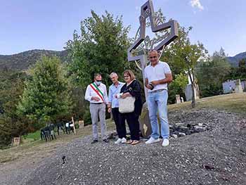 l'artista stefano villaggi con il sindaco di Fiorenzuola a filippazzi