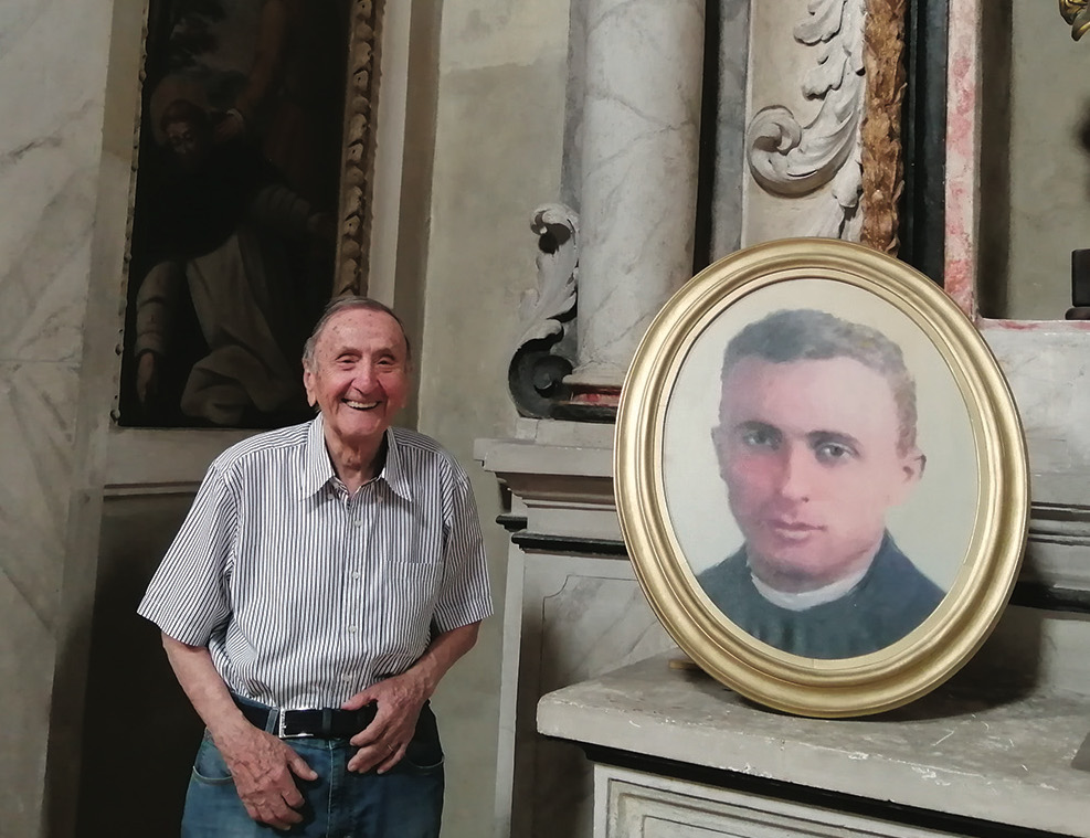 Il diacono Carlo Pecorini con il beato gragnanese don Beotti.
