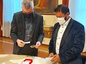 incontro vescovo comunità islamica in curia