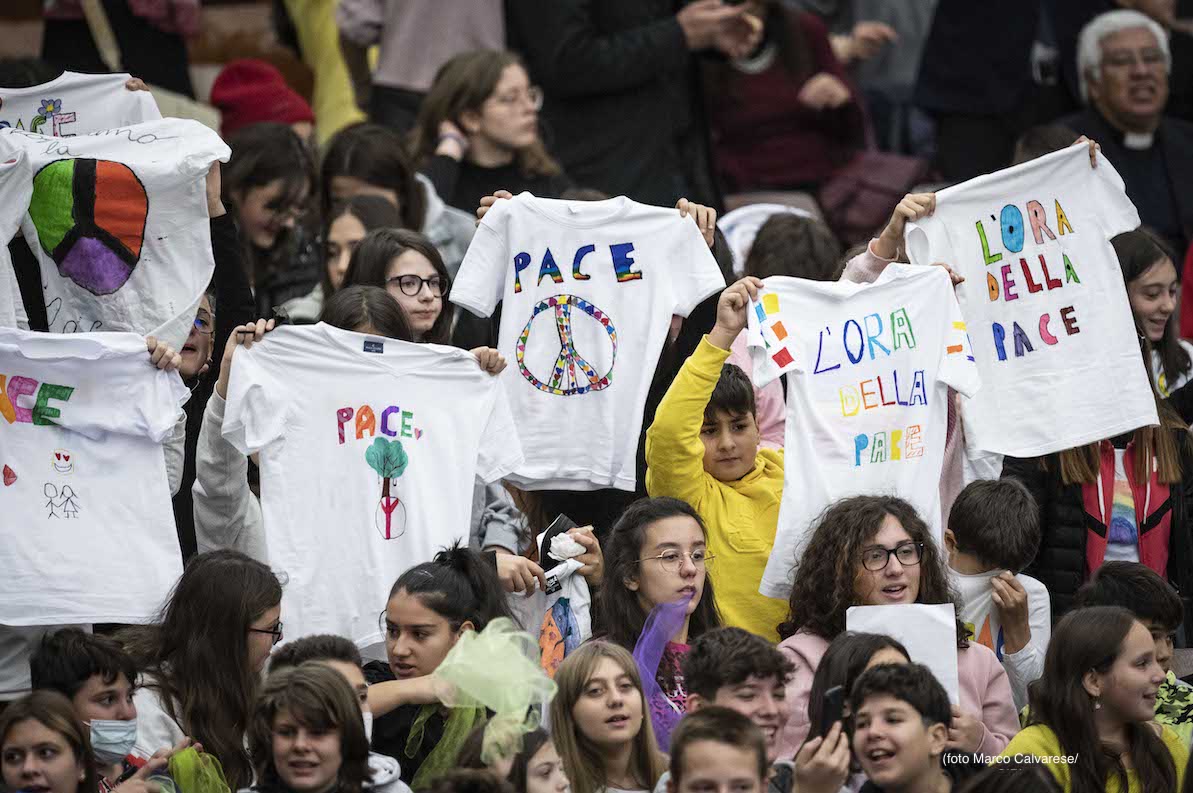 papa incontra scuola per la pace