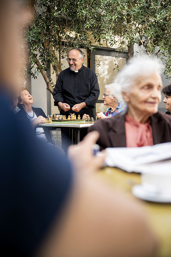 FOTO STAMPA CEI 2025 Anziani.jepg