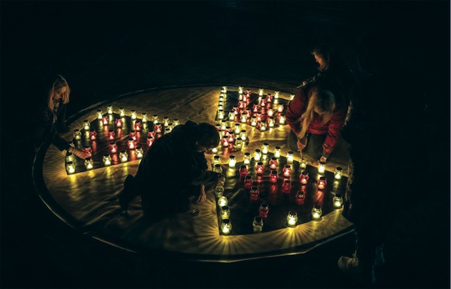 candela accesa per i 40 anni di Chernobyl