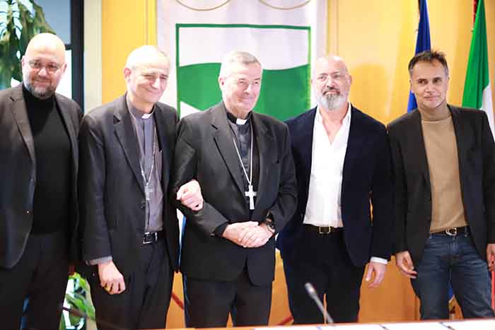Turismo religioso da sinistra Mezzetti Zuppi Mazza Bonaccini Corsini