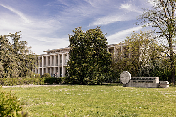 campus Piacenza facciata