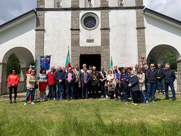 partecipanti alla commemorazione al Santuario di Santa Franca
