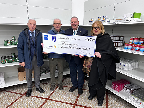 Don Giuseppe Illica con la Vicesindaca Pizzelli il Presidente Onesti ed il Consigliere Giustiniani