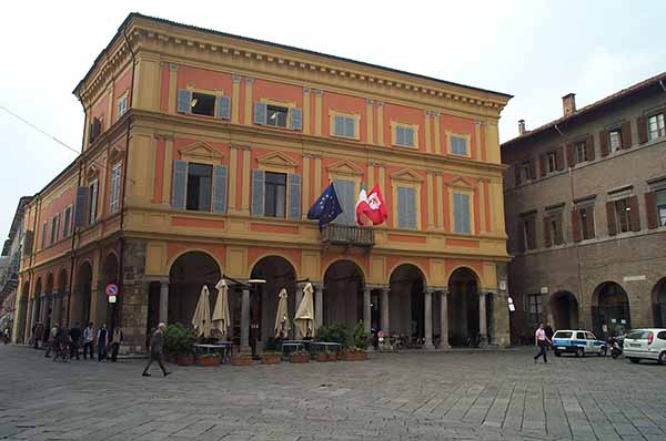 palazzo comune. 2